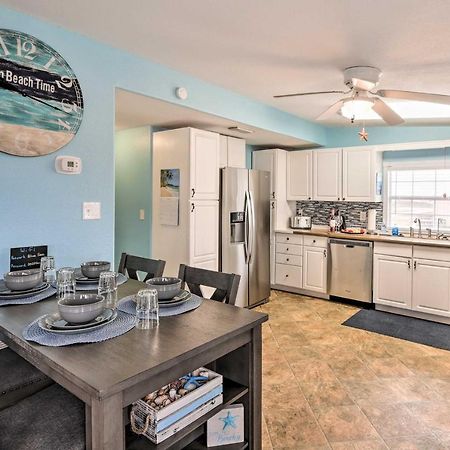 Surfside Beach Gem With Deck - 1 Block To Shore! Freeport Exterior photo