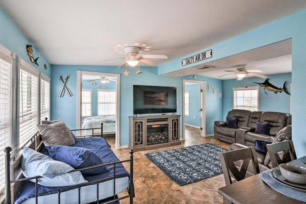 Surfside Beach Gem With Deck - 1 Block To Shore! Freeport Exterior photo