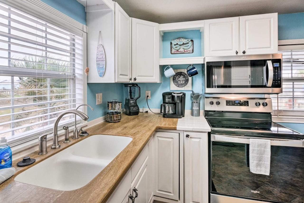 Surfside Beach Gem With Deck - 1 Block To Shore! Freeport Exterior photo