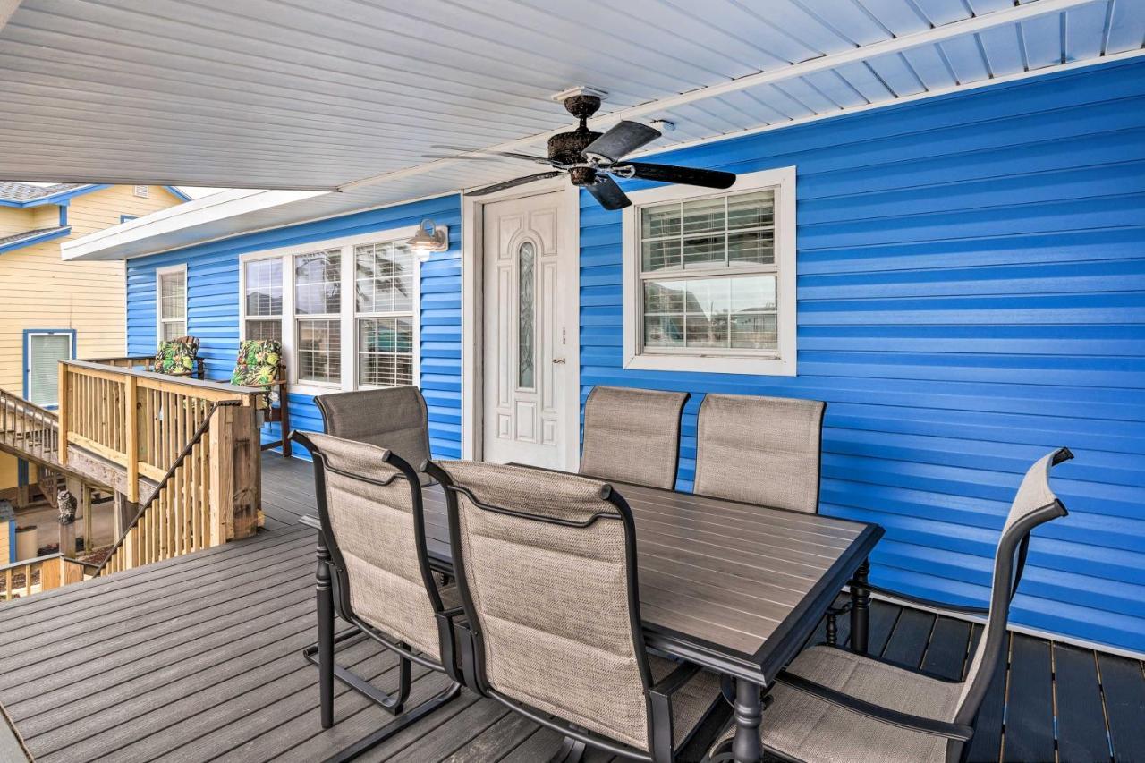 Surfside Beach Gem With Deck - 1 Block To Shore! Freeport Exterior photo