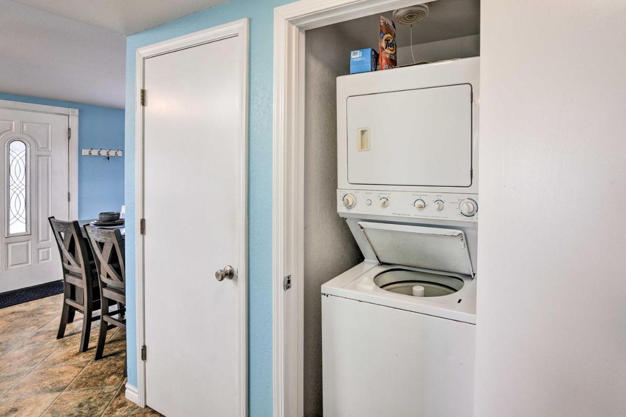 Surfside Beach Gem With Deck - 1 Block To Shore! Freeport Exterior photo